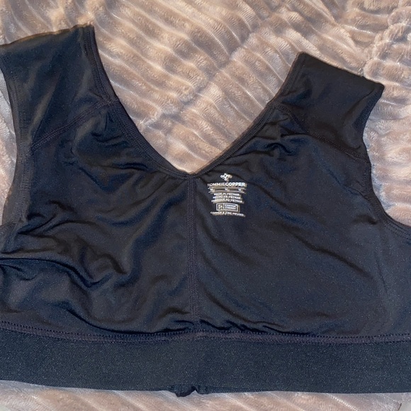 Black Tommie Copper Shoulder Support Sports Bra With Zipper, Size Medium - Picture 7 of 12
